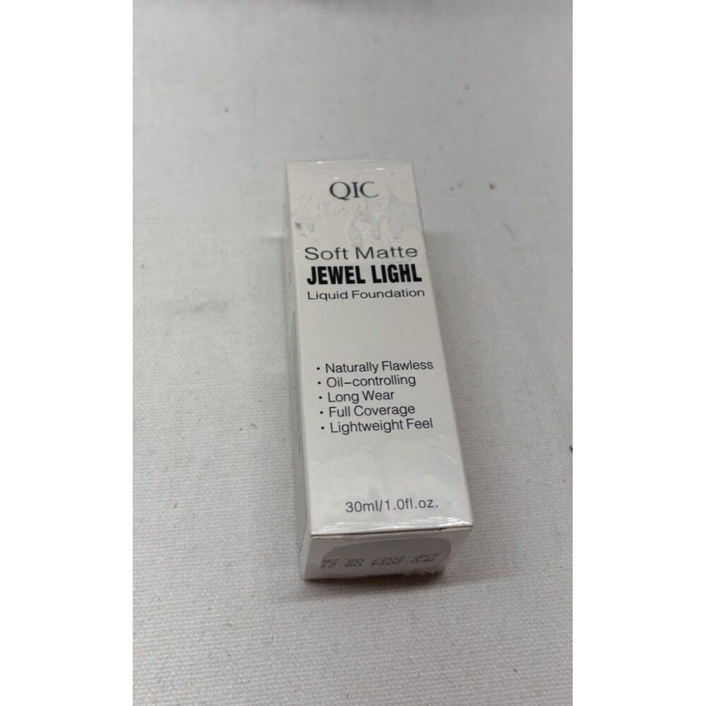 YANQINA QIC Soft Matte Jewel Light Foundation #102 Nude 30ml NIB Exp 08/2027
